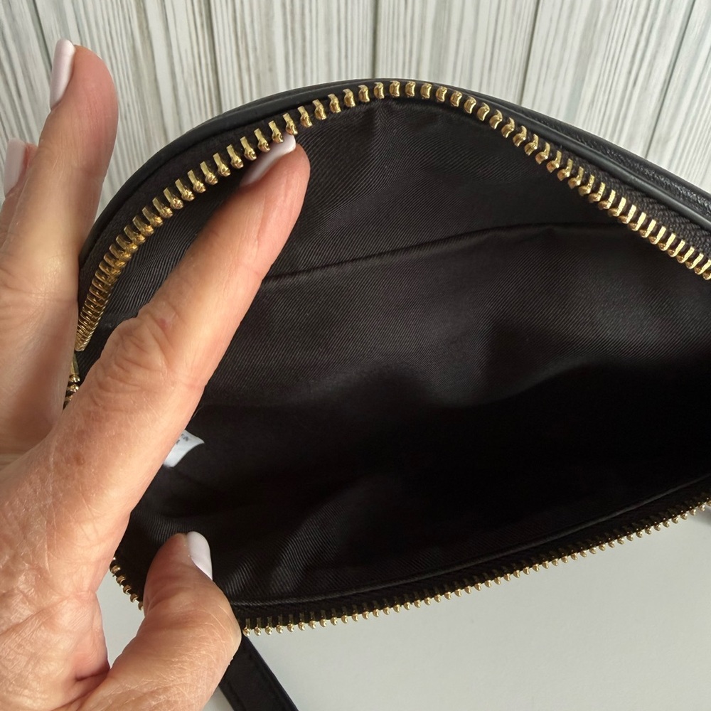 Tory Burch Black Leather Crossbody Bag in perfect condition - Picture 8 of 10